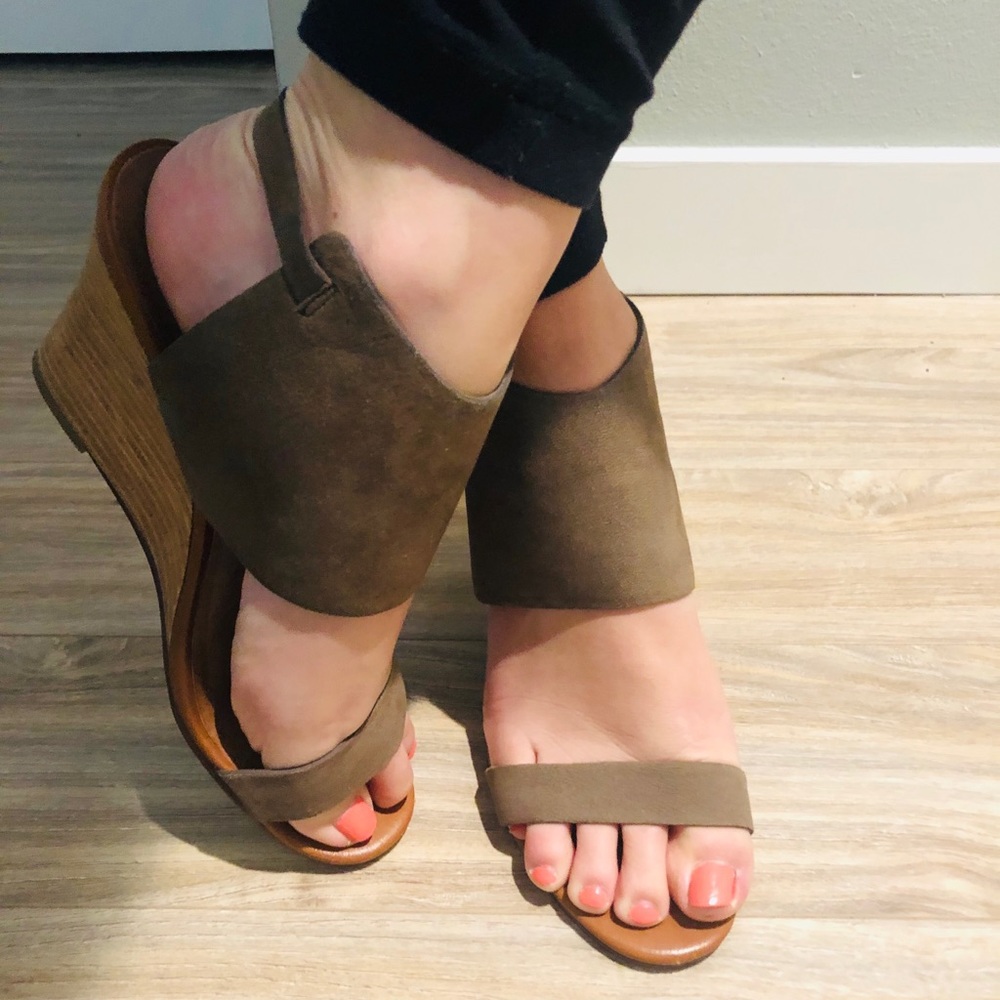 Halogen Taupe Brown Suede Wedge Sandals